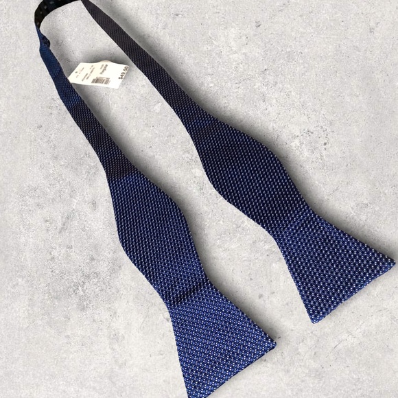 NWT Bow Tie ✨ JOS. A. BANK Dark Blue Adjustable Bowtie - Picture 2 of 3